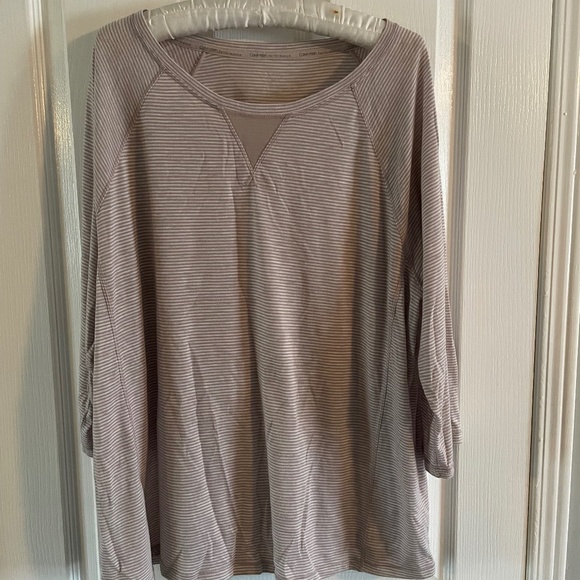 5 for $12. 1X Calvin Klein layering long sleeve tee - Picture 1 of 3